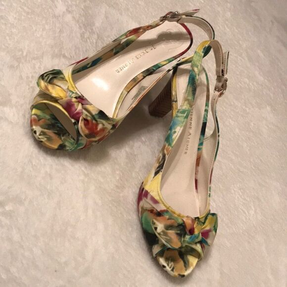 Etienne Aigner Floral Bow Slingback Pumps - Size 7.5M - Picture 5 of 8